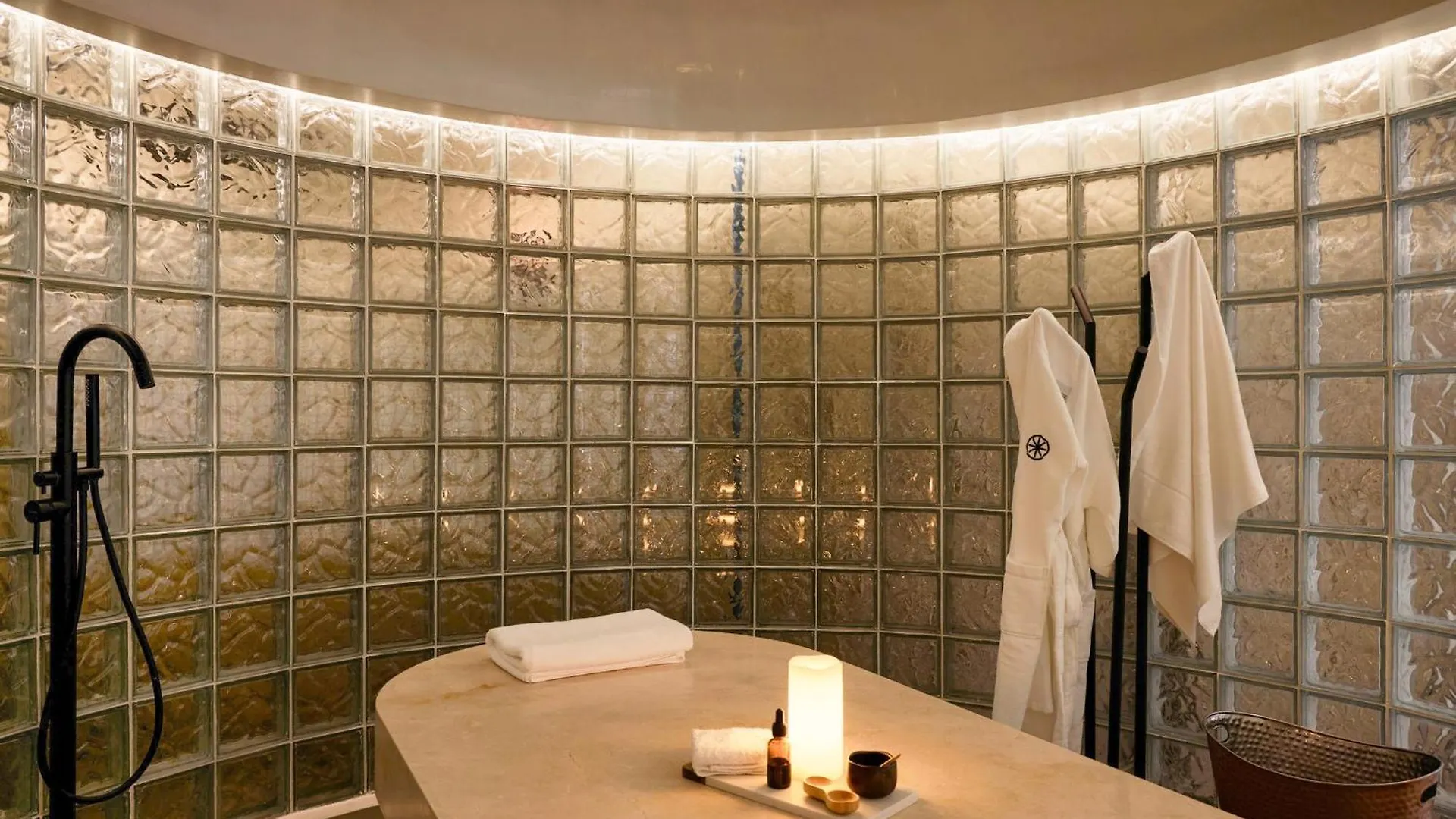 Wellcomm Spa & Hotel Medellin