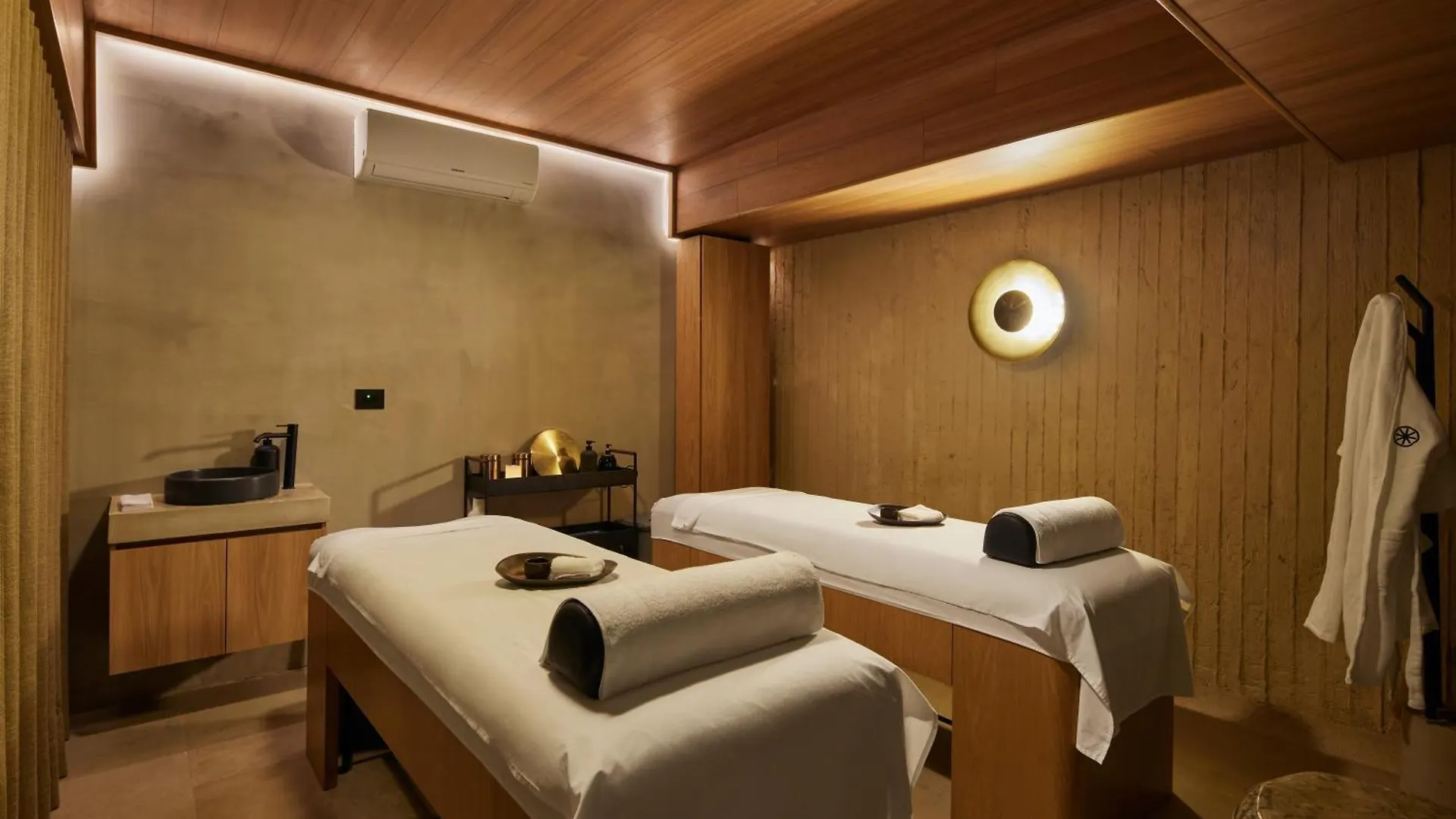 Wellcomm Spa & Hotel Medellín 4*,